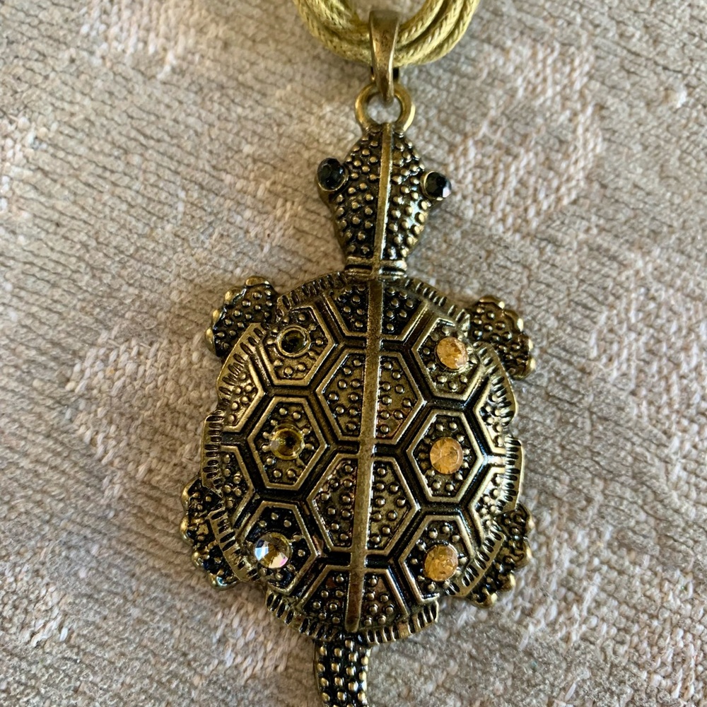 Turtle Pendant Necklace & Earrings - Picture 2 of 3
